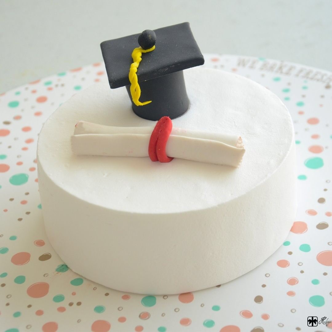 hadaya_om's tweet photo. Congrats, YOU DID IT
Graduation cakes are available now 😍🎓
#Hadaya https://t.co/hudkD2YWlm