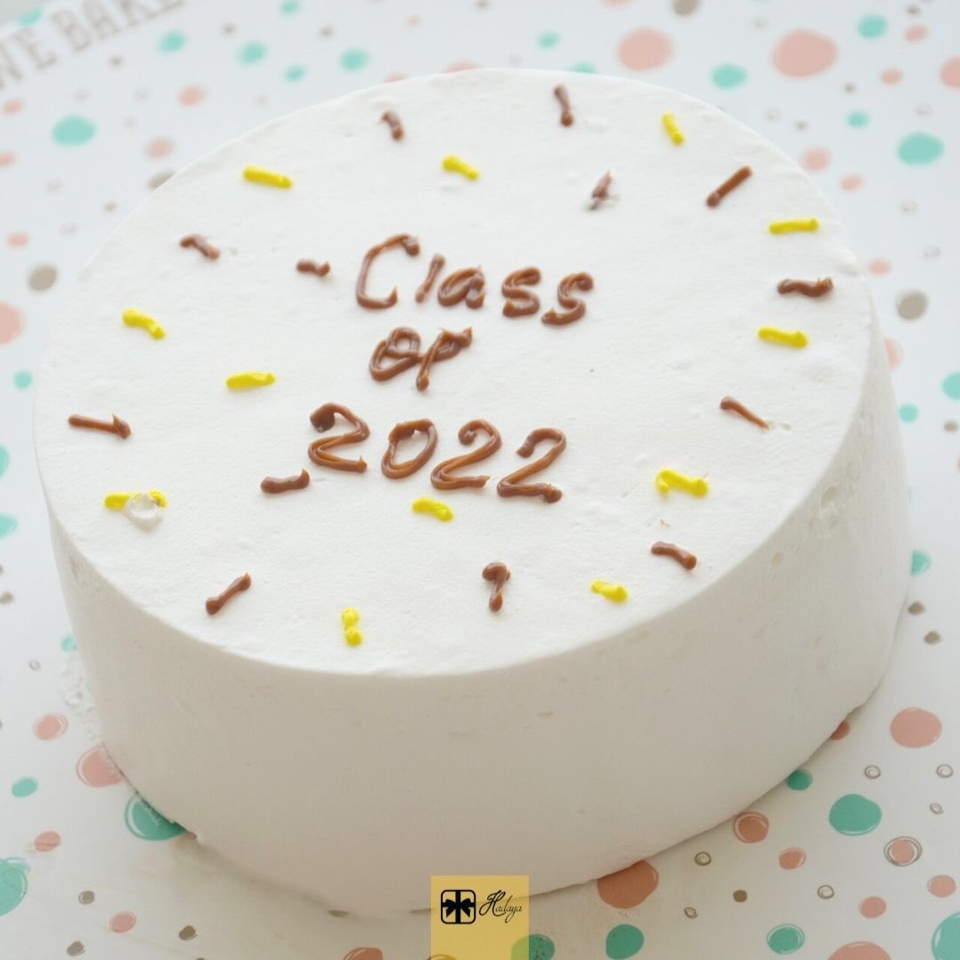 hadaya_om's tweet photo. Congrats, YOU DID IT
Graduation cakes are available now 😍🎓
#Hadaya https://t.co/hudkD2YWlm
