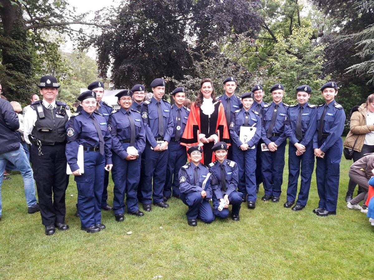 MPSBromley's tweet photo. Bromley Vpc met the Mayor of Bromley today at St Mary's church, Shortlands.  Also meeting the community attending the tree planting ceremony.
#platinumjubilee
#platinumpolicing https://t.co/XWBZJJuN8S