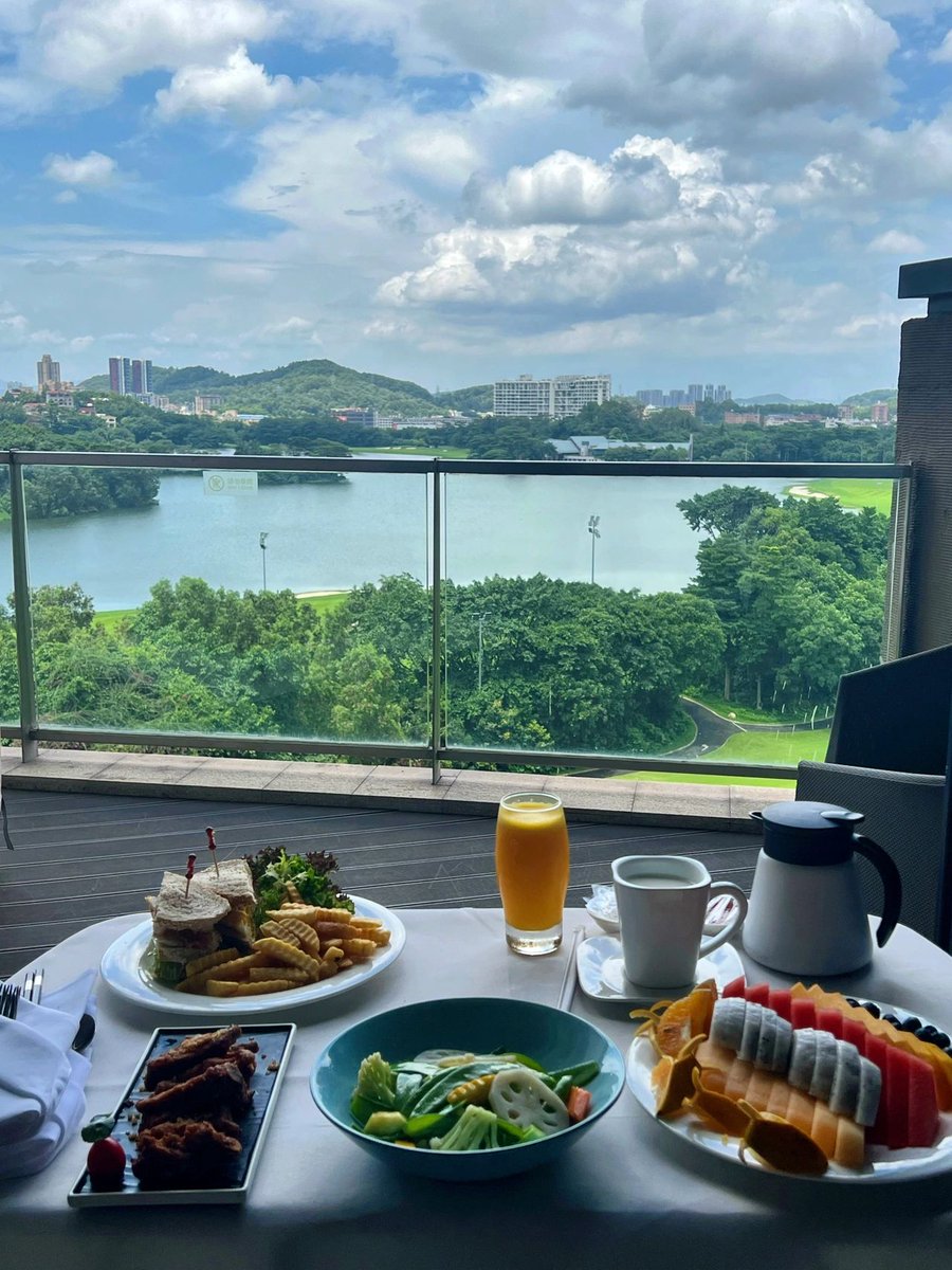 Belle718a's tweet photo. 向内认知，向外行走
生活到极致是简与静
而美到极致一定是素与雅☕️

上次来这里是11月份的时候，
可能单身的一点就是，随时说走就走。。。

居于都市，却别有一番度假⛱️之地。
隐藏在深圳龙岗的一片绿洲
小隐隐于野 大隐隐于市 https://t.co/2WxqyTpqOP