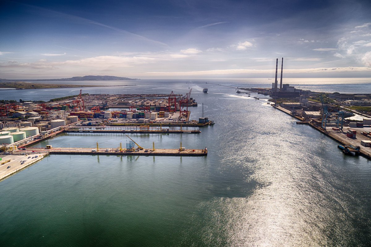Capt Michael McKenna Dublin #Port Harbour Master emphasises the importance of leisure users of Dublin #Bay understanding ship operations in a commercial harbour on the June edition of the MARITIME IRELAND RADIO SHOW. On Podcast services and Community Radio Stations.