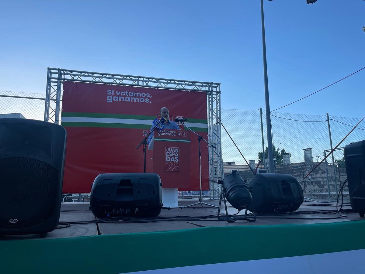 Psoedejodar's tweet photo. 🌹 En el día de ayer celebramos nuestro Mitin-Fiesta con las intervenciones de:

- José Luis Hidalgo
- María Teresa García
- Paco Reyes
- Santos Cerdán

➡️ Gracias #Jódar por acompañarnos ayer en una tarde de política y convivencia socialista. 

💪🏼🌹 ¡Si votamos, GANAMOS! 🌹💪🏼 https://t.co/SJQd5tFywE