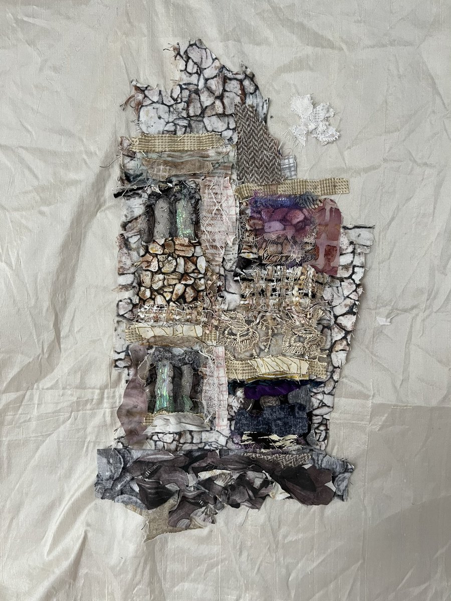 art_in_textiles's tweet photo. After visiting the stunning renovated #12thC @haycastle I have been inspired to start stitching an impression of the #Norman #tower. #HayonWye #workinprogress #textiles #textileart #scraps #history #architecture #brickwork #Wales @VisitHfds @visitwales #medieval #handstitched https://t.co/uXwYuTwVB9
