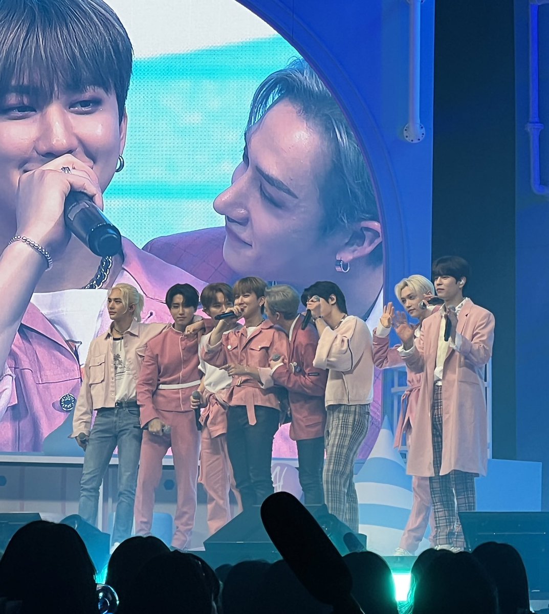 BANGCHARA426's tweet photo. My biggest flex is that I'm part of a team called Stray Kids! another big flex is to have Stay as my fandom! - Chan https://t.co/gY8CVsalEe