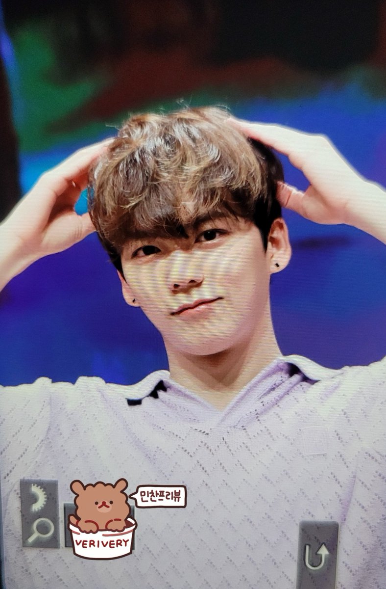 ondust_0916's tweet photo. 220605 애플뮤직

친구들이 혼자 보지 말라고 하길래 ㅎ 
#VERIVERY #베리베리 #MINCHAN #민찬 https://t.co/SBbb8Qhq05