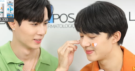 ชา vs กาแฟ
์N: ชา
M: คิดว่าเฮียชอบอะไร
N: เฮียกินอเมริกาโน่ทุกวันเลย
Z: แต่ไม่ได้ชอบนะ
N: อ้าวววว
Z: อเมริกาโน่ช่วยเผาผลาญ แต่ผมชอบกัน Dirty คับ

 #ลาโรชกันแดดลดสิวxซีนุนิว