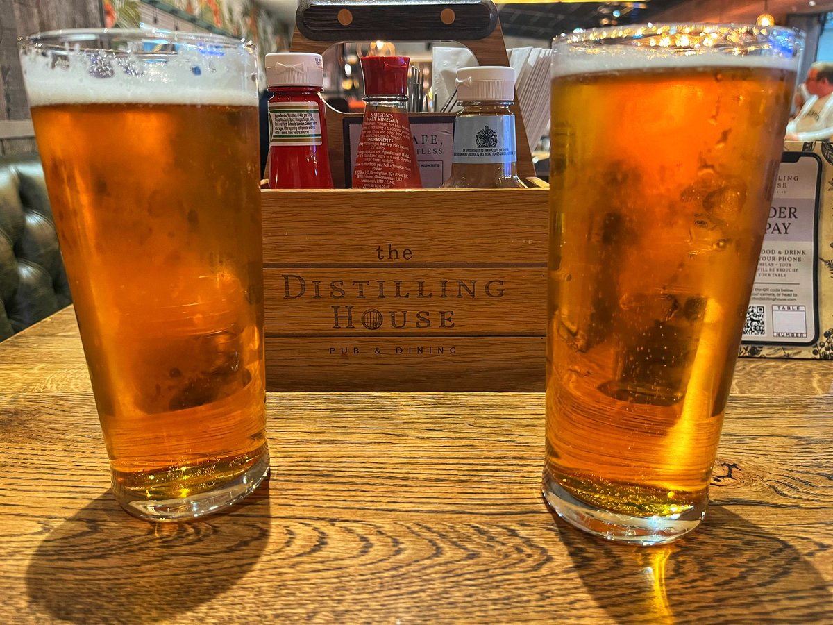 NatalieAHood's tweet image. Repeated brain surgery & Covid has made it impossible to have a cheeky wee obligatory airport check in until today! #Cheers 🍻 
#CannotWait #Excited #OnHoliday 
✈️ 🌞 👙 🌊 🍹 😎
