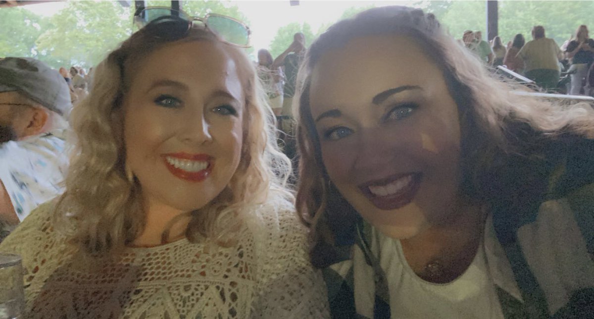 MissAlexisBrink's tweet photo. Forming a lifelong friendship with your college professor is one of life’s greatest blessings! 💕#mirandalambert#bandwagonconcert#ohio https://t.co/a8190U5vfP