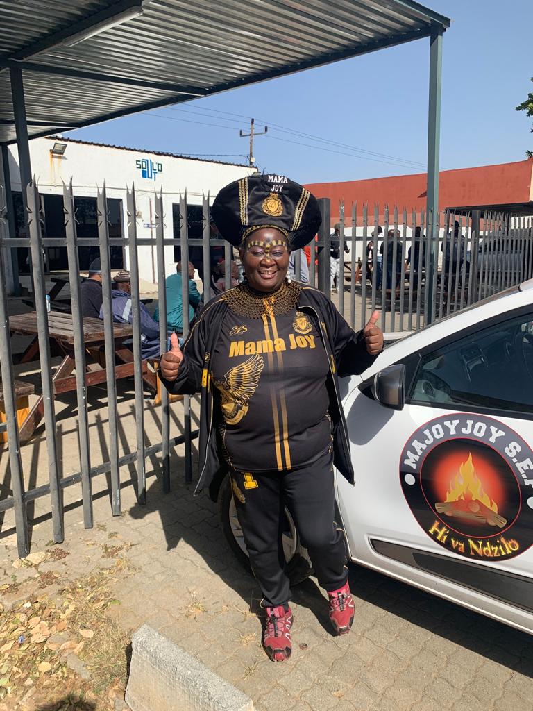 PAPIkhiba's tweet photo. We invited her, she came, guided and led us as humble as always. Thanks @JoyChauke5 ,thanks to the leadership @kwa_mammkhize @RoyalAM_FC @AndileMpisane_ #MamaJoy #EbonyBranch #RoyalAmFC https://t.co/k6QNe9Muv0