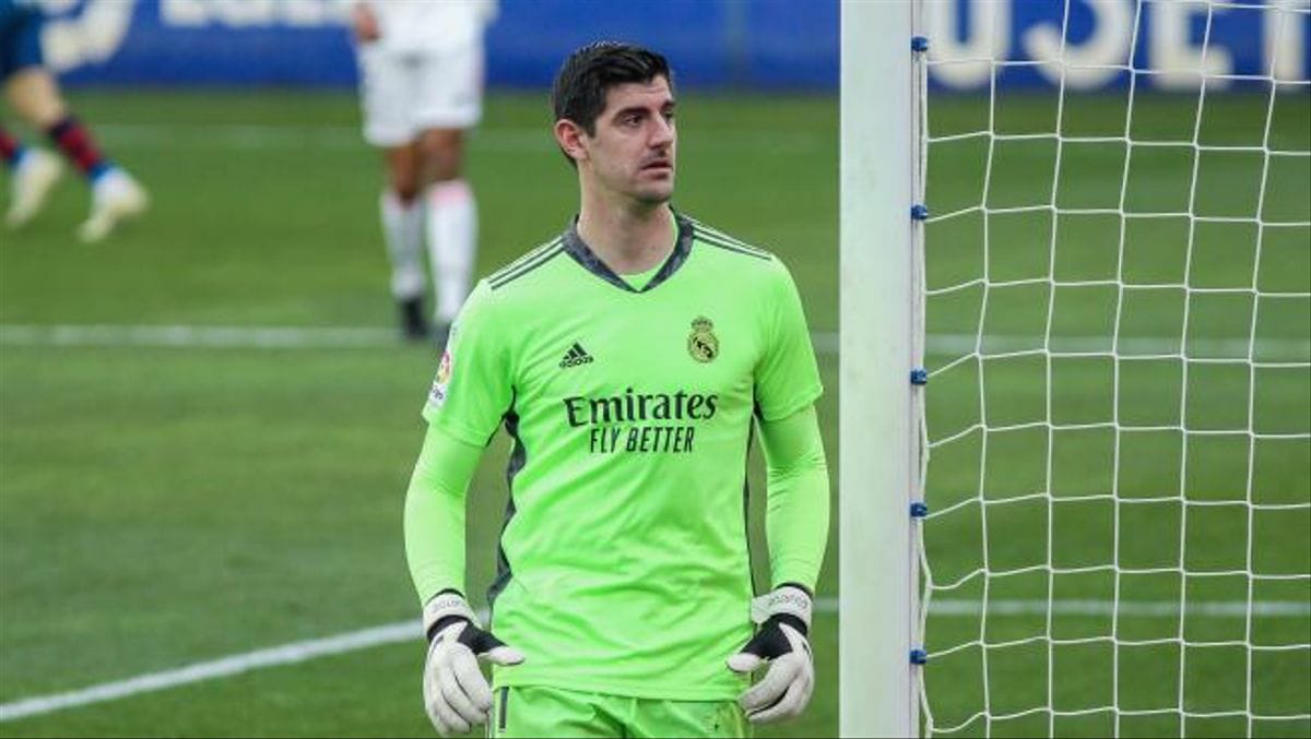 MovistarKOINOW's tweet photo. Fuera tonterias.

 En su prime 
¿Con quién te quedas?

🔄 RT @Perxitaa 

💙 FAV @thibautcourtois https://t.co/Hzl6sFenuU