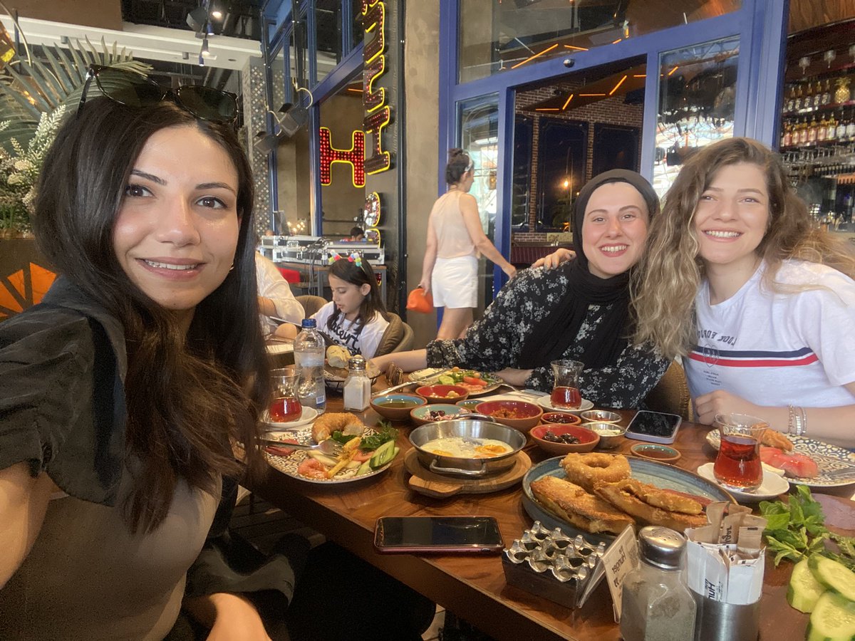 halidemerveee's tweet photo. @handeekaramann @mervesizmisiniz ❤️‍🔥❤️‍🔥 https://t.co/INBcBCYHeo