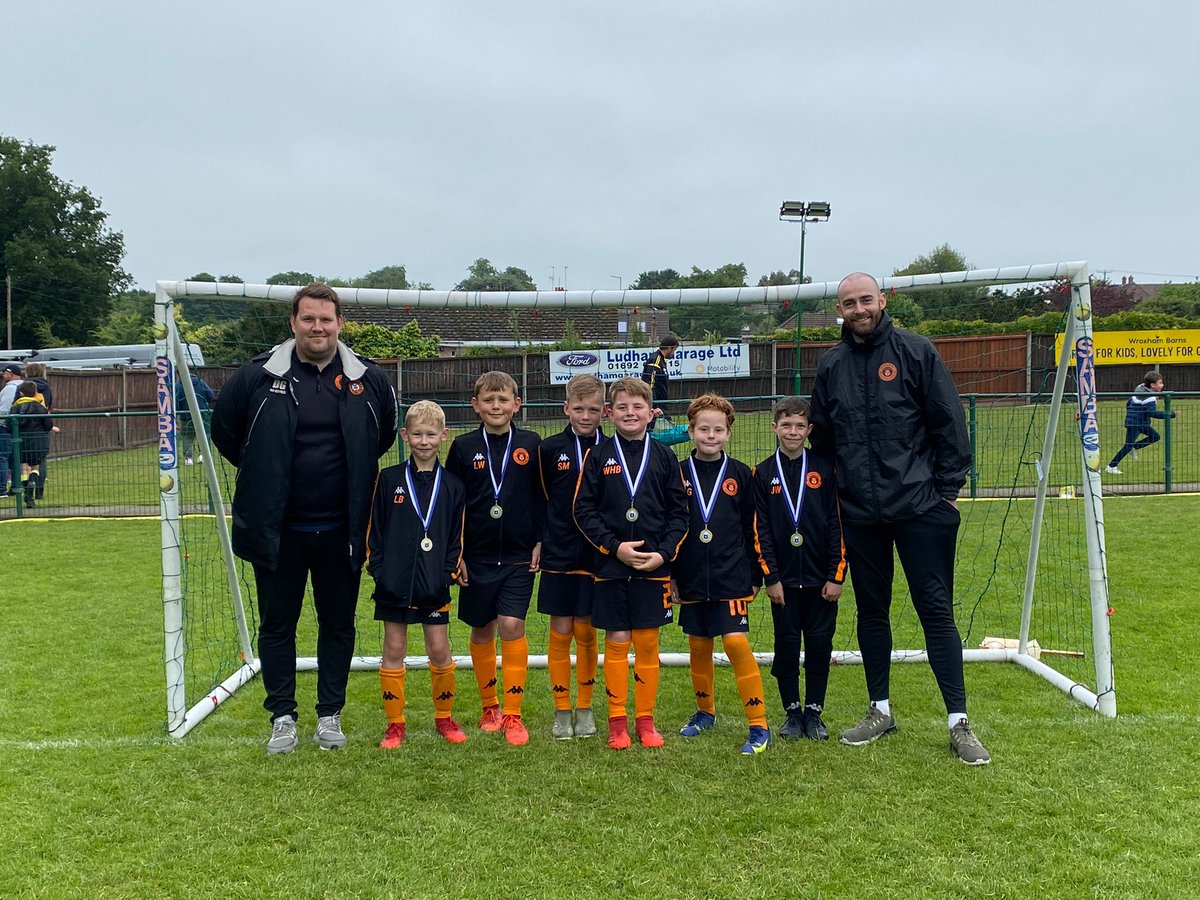 2013Sprowston's tweet photo. Morning's work done for the Tigers with some great performances and plenty of smiles.....thanks @The_Yachtsmen 
🧡🖤⚽ https://t.co/BejNykXPtz