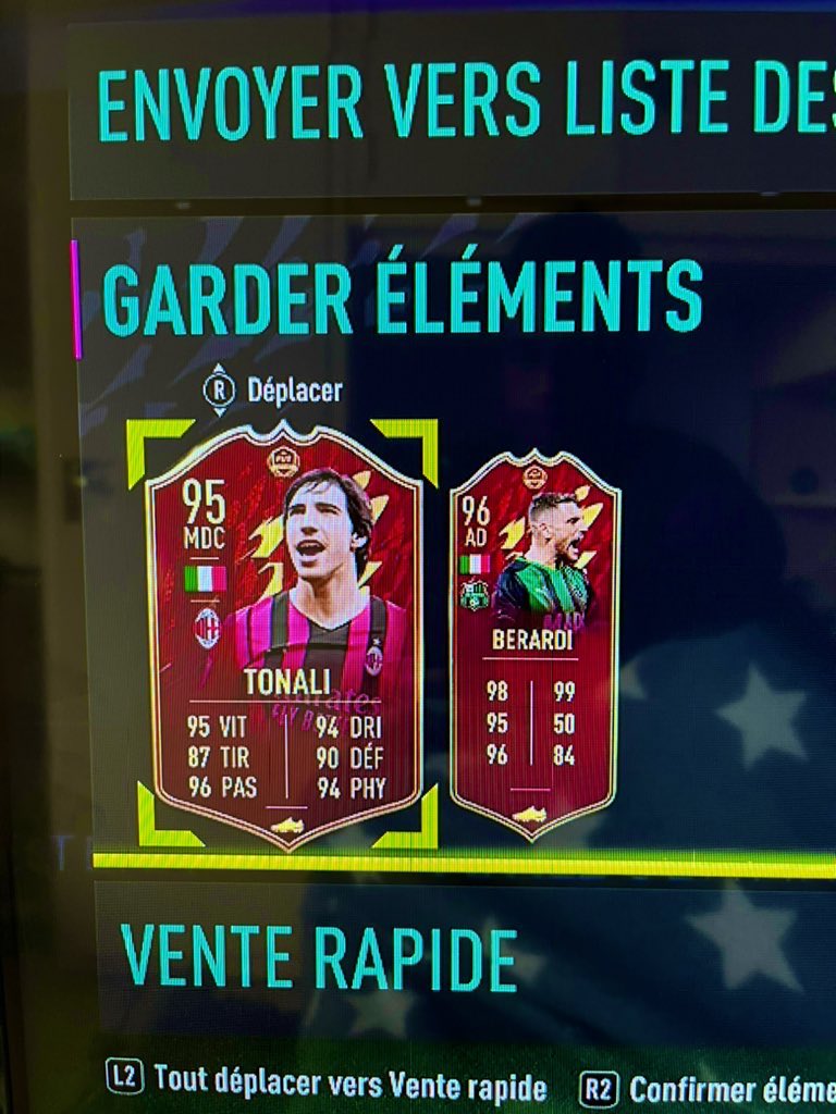 JoLeskro91's tweet photo. @FansdeFUT Salut les gars vous en pensez quoi de Tonali &amp; Berardi ??🤔 se week-end j’ai finis en 14-4 ration IV Très bonne formation depuis la TOST je joue avec cette formation un régal vraiment bon dimanche les frères 🫡 https://t.co/6vrSzXlulL