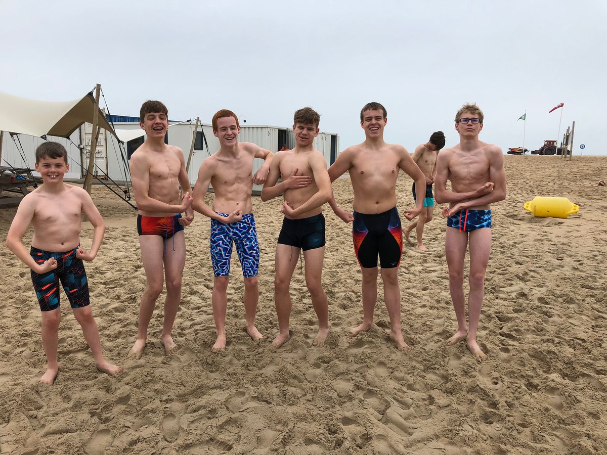 ROSC1922's tweet photo. #oostende #rosc #stranddag https://t.co/NMqjj5wPBX