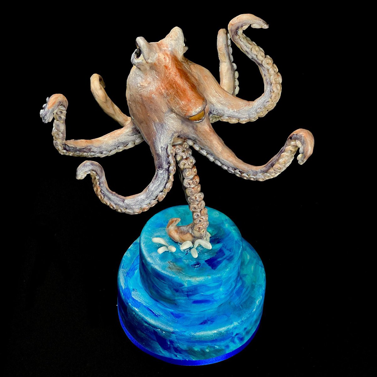 Rifkas_cake_'s tweet photo. NEW DROP!

Sweet Funny Octopus is liveeee 🐙🍰

This time is made in chocolate instead of sugarpaste

0.07 $ETH
Only piece available https://t.co/LBqQwarKeG