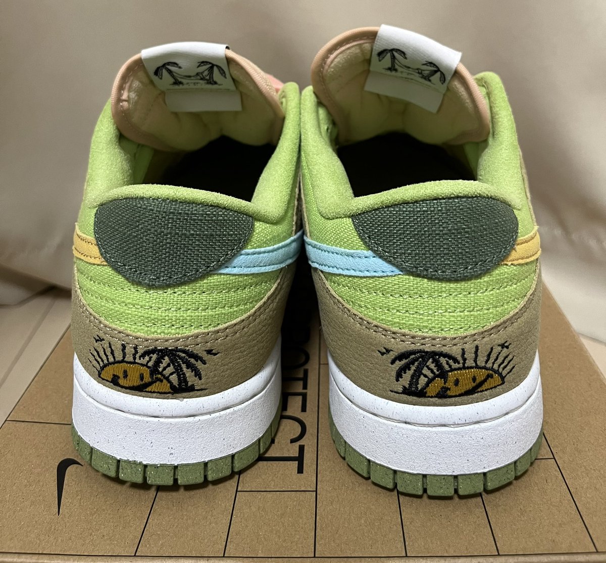 shirasu_EYE's tweet photo. My New Kicks...
アンケートの結果を元に購入しました🏝
改めて協力して下さった皆様ありがとうございました、ダンク17年ぶりに買った☺️
梅雨明けたら履き倒そう🌞
#nike
#dunklowretro
#SunClub
#ArcticOrange
#nextnature https://t.co/Dk1ryrYzv8