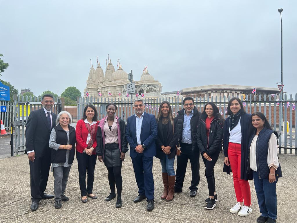 Wonderful afternoon at the @NeasdenTemple #BigLunch for the #PlatinumJubilee2022 celebrations. Thank you for everything you do in the community. @Brent_Council @kkrupas @CllrSButt @ShamaTatler @ajmal_akram @promise_knight