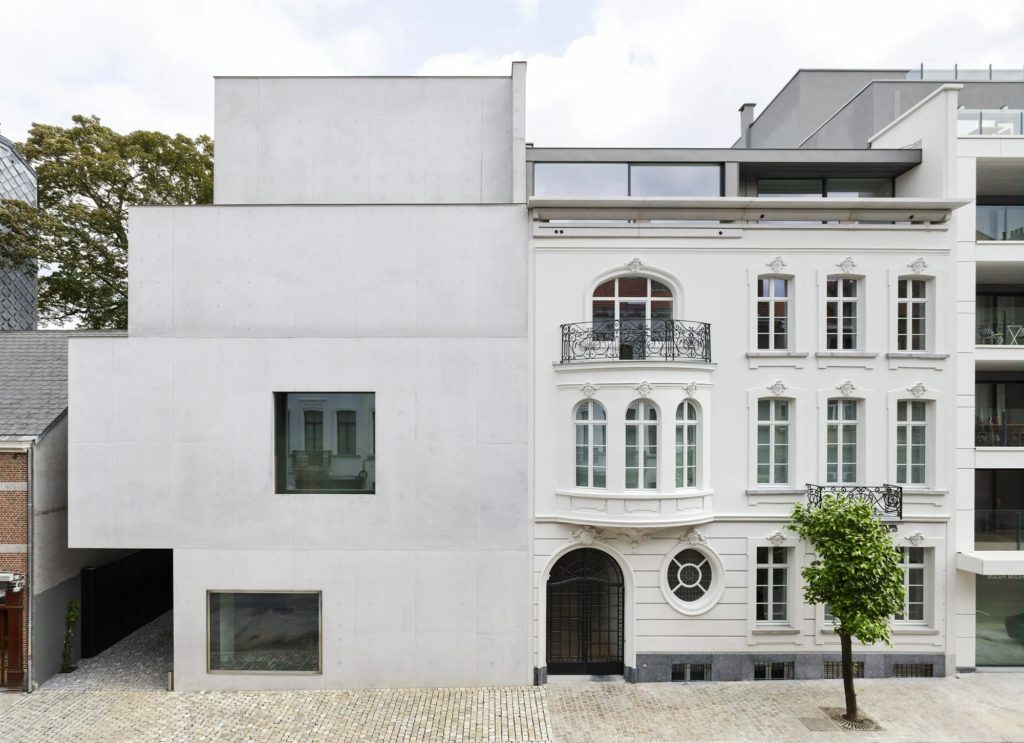 raiarchzzines's tweet photo. #Robbrecht & Daem https://t.co/eKHdhABryb | posted by afasia | daily entries on contemporary art and architecture #
St-Georges gallery . Brussels Robbrecht & Daem architects . photos: © HV-Studio Opening of St-Georges, the new flagship Xavier Hufkens gallery expansion. With tr… https://t.co/5llOBnEpaT