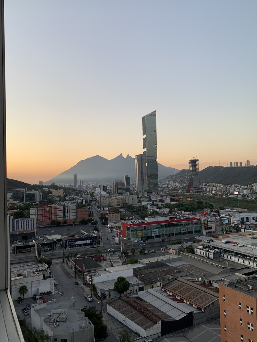 pemarroquin's tweet photo. Buenos días Monterrey! 
Apreciemos el momento espectacular donde se ve todo el concepto de la Torre Top.
@MtyFollow https://t.co/rrbHxBPocR