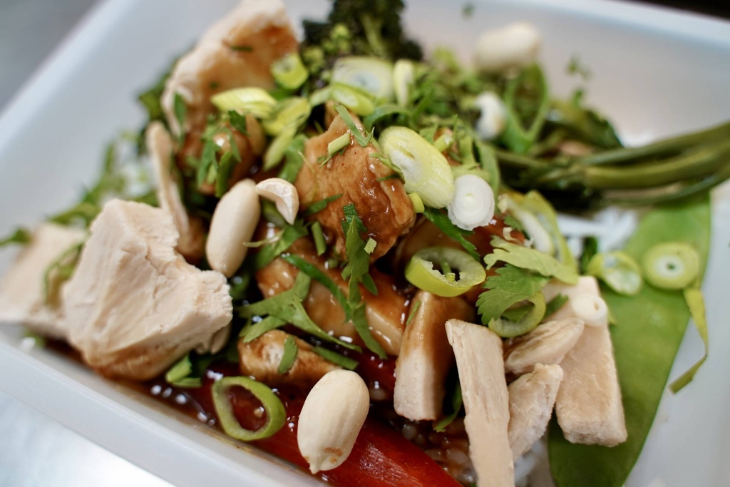 FreshPrepare's tweet image. New Dish.. Vegan Kung Pao

A popular Chinese dish, meal prep style! 

#eatclean #cleaneating #nutrition #mealplan #healthyeating #healthyfood #protein #weightloss #foodporn #realfood #mealprepping #fitfood #northeast #nefoodies #ne1 #fitness #healthy