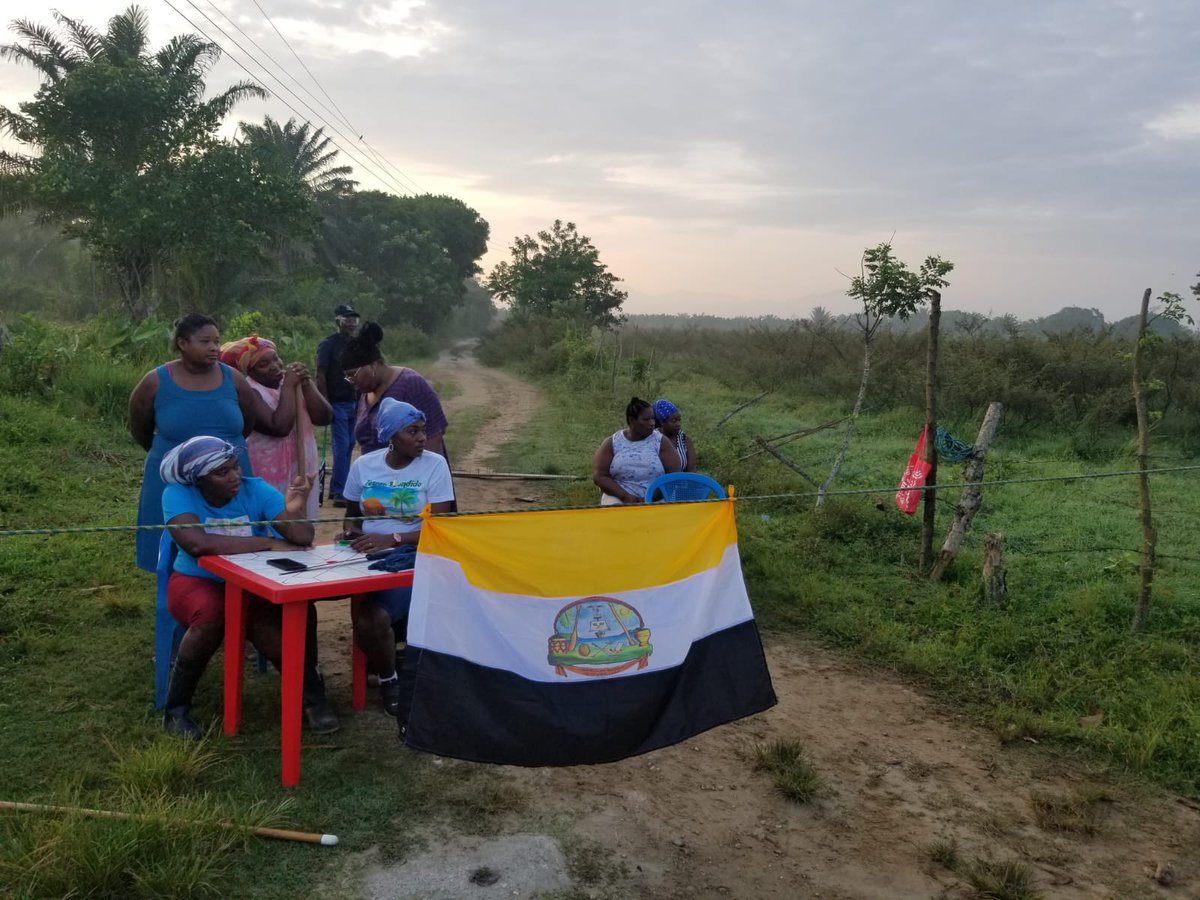 OdecoRadio's tweet photo. Manifestación por parte de las comunidades Garifunas de Nueva Go, Cayo Venado y Rosita en Esparta, Atlántida por la invasión de sus  tierras y la deforestación del Ramsar Laguna de Zambuco .  @ICFHonduras @MIAMBIENTE_HN @MP_Honduras @CIDH @ONUHonduras @ACNURhonduras  @CONADEH https://t.co/CYTyd3XNUk