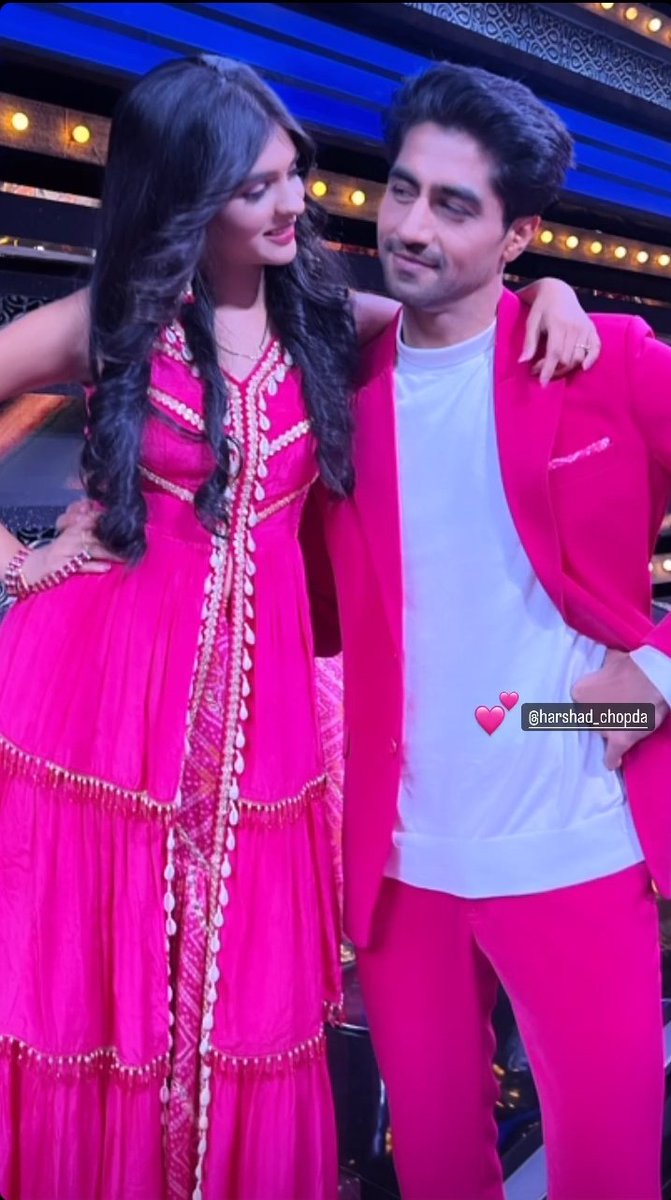 YrkkhM's tweet photo. WE LOVE ABHIRA
Pic from Starparivaar💓
#AbhiRa #yrkkh #StarParivaar #Pranali #HarshadChopda #YehRishtaKyaKehlataHai 
@YehRishtaKKH @PranaliRathod_ @ChopdaHarshad @StarPlus @DisneyPlusHS https://t.co/0EqSUj3BAF