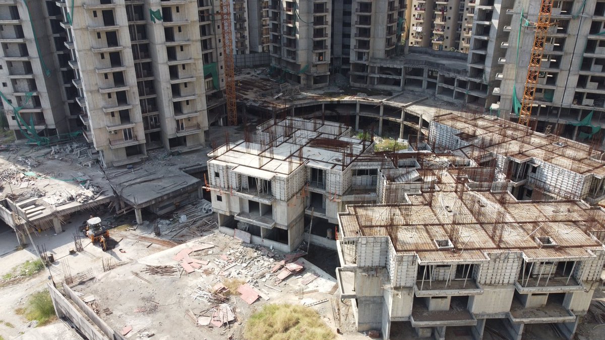 Shubhamg03's tweet photo. @LeGardenFamily @myogiadityanath @UPRERAofficial @dmgbnagar Present condition of Club and Swimming Pool. I am Fighting for my hard earned money to be refunded by case in LKO Rera Appleat Authority. Hopefully, These facts will support victory of many such people, fighting. https://t.co/AVP3E4aIJy