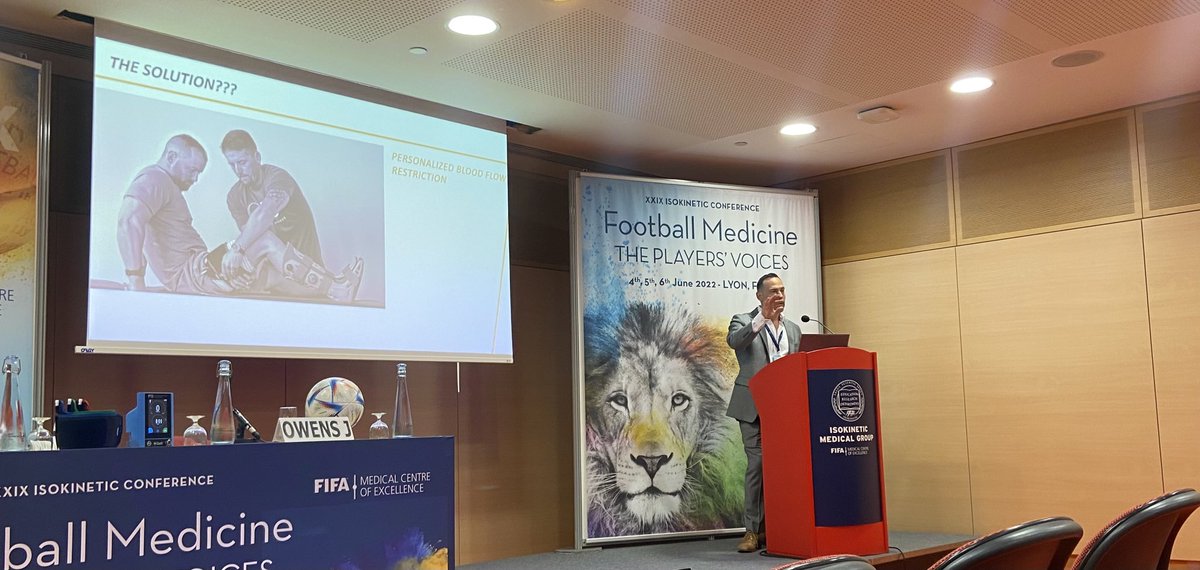⁦@johnnyowensCFI⁩  discussing BFR and the recent science for rehab #isoK22 ⁦@footballmed⁩ ⁦@IsokineticMed⁩
