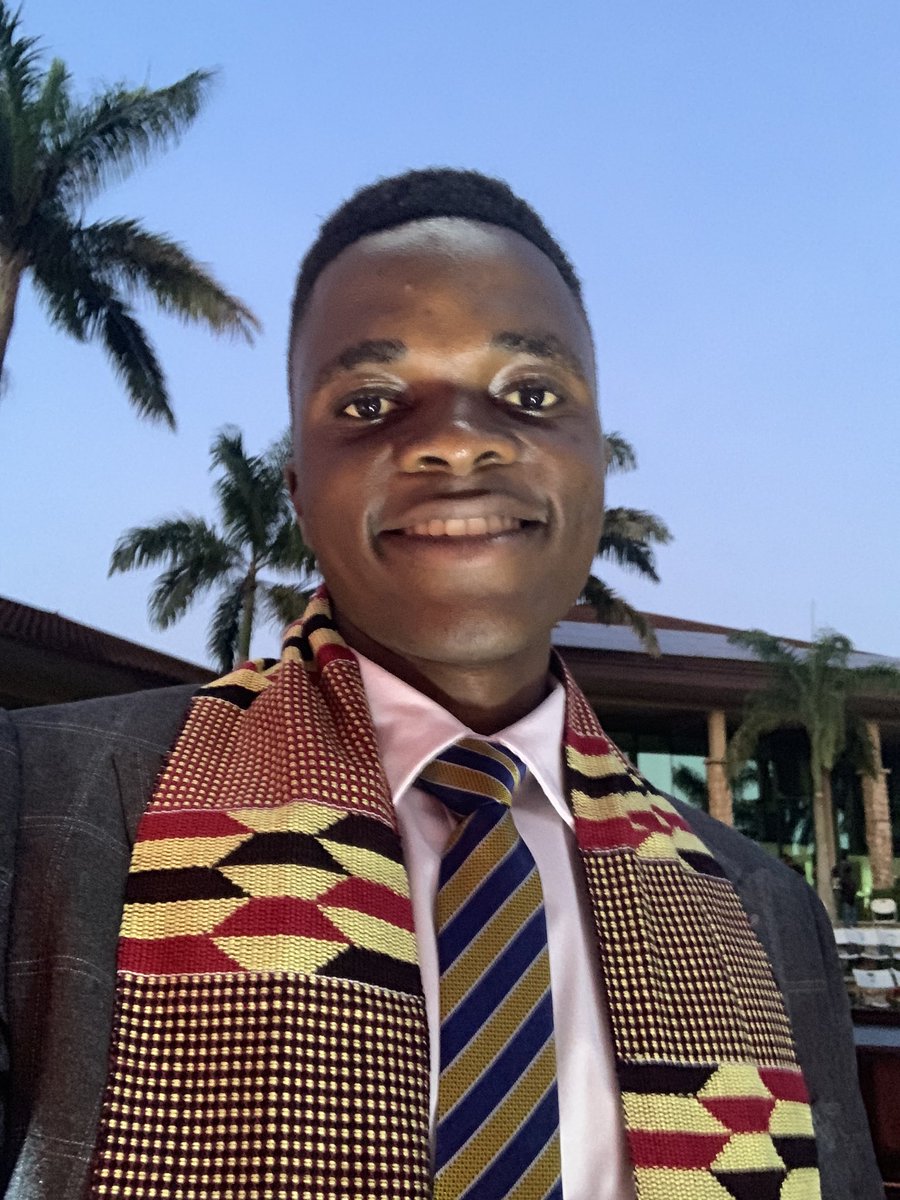 Anold94975974's tweet photo. AU’22 #AshesiGrad 🙏 https://t.co/PVHz6Hg1UK