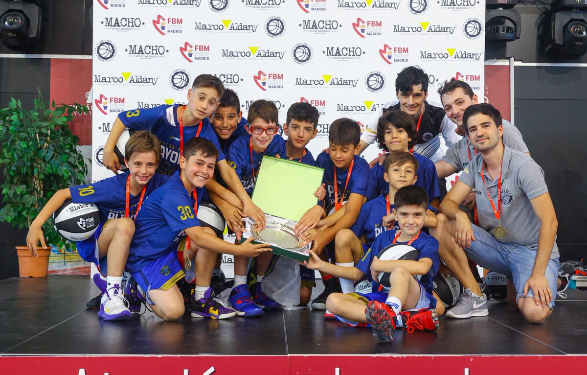 ¡4️⃣ fotos que son sinónimo de FELICIDAD! 

🥇 <a href="/PintoBasket/">PINTOBASKET</a>
🥈 <a href="/cbalcobendas/">Baloncesto Alcobendas</a> 
🥉 <a href="/UrosDeRivas/">UROS DE RIVAS</a> 
4️⃣ <a href="/AlcorconBasket/">Alcorcón Basket</a> 

¡ENORMES todos! 👏🏻