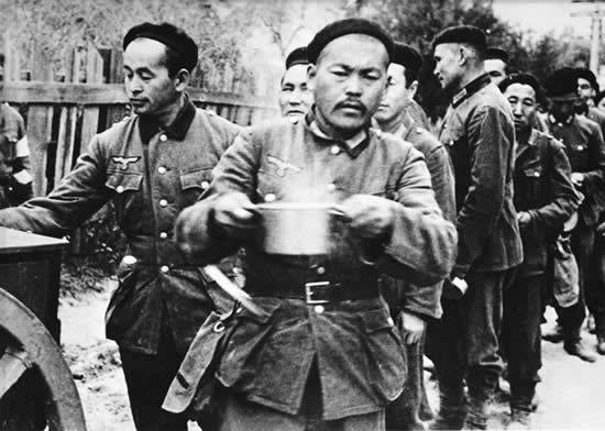 AccAxis's tweet photo. Turkestan Legion. This was a volunteer formation in the Heer comprised primarily of Turkic peoples from the Soviet Union. After the war, those who were captured were extradited to the USSR and were executed as collaborators. https://t.co/vubJaRHCjL