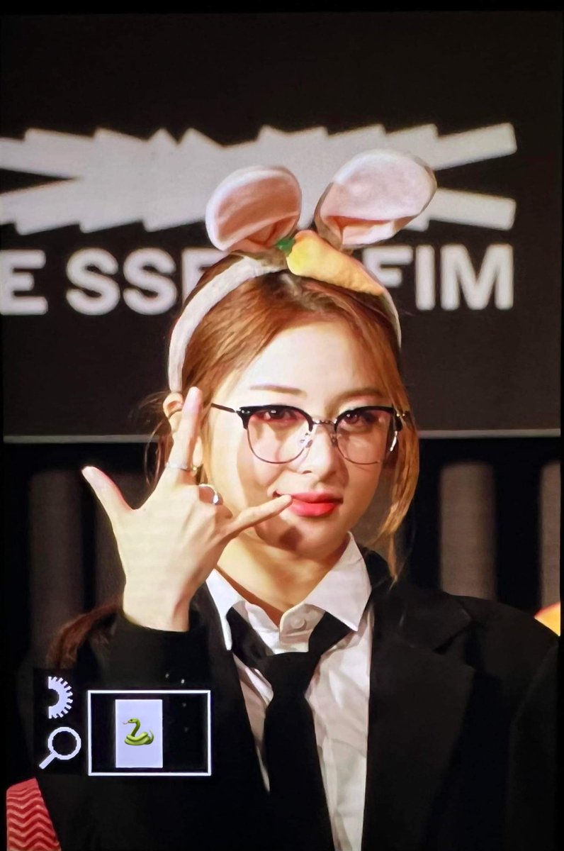 WorkinPG810's tweet image. 220605 팬싸 프리뷰 

수트입고 이렇게 귀업다고??? 

#르세라핌 #허윤진