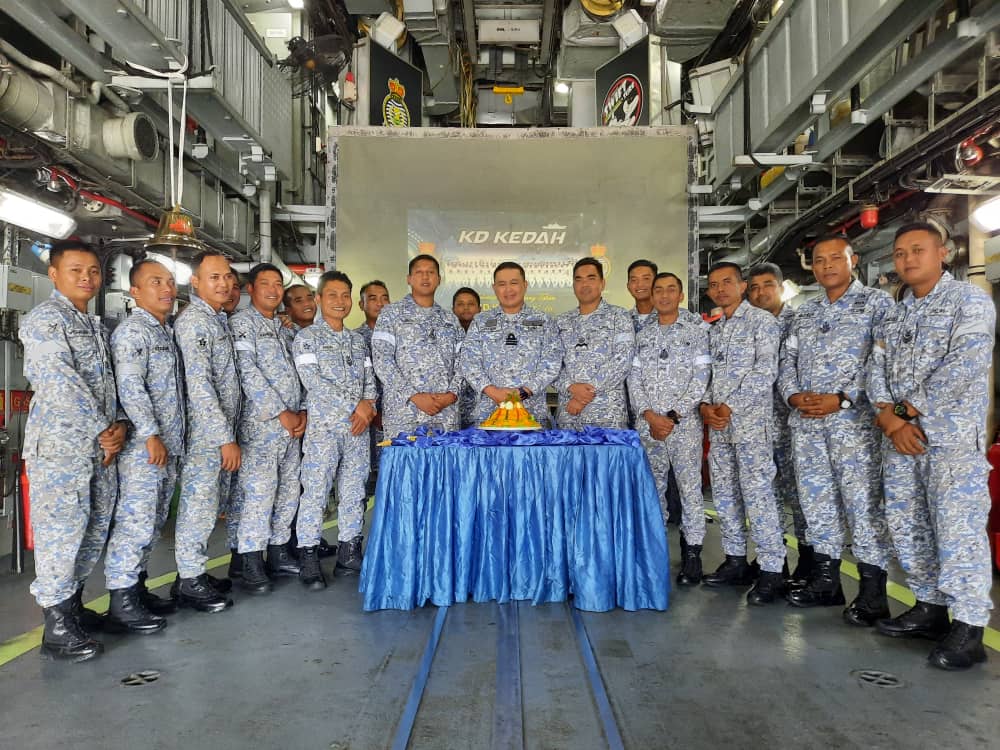 KDKEDAH171's tweet photo. HAPPY ANNIVERSARY KD KEDAH!!!
#TogetherIsTheBest
#SuccessGloriousPeaceful
#SwiftAndSure
#The171 https://t.co/bTbeQUsAsR