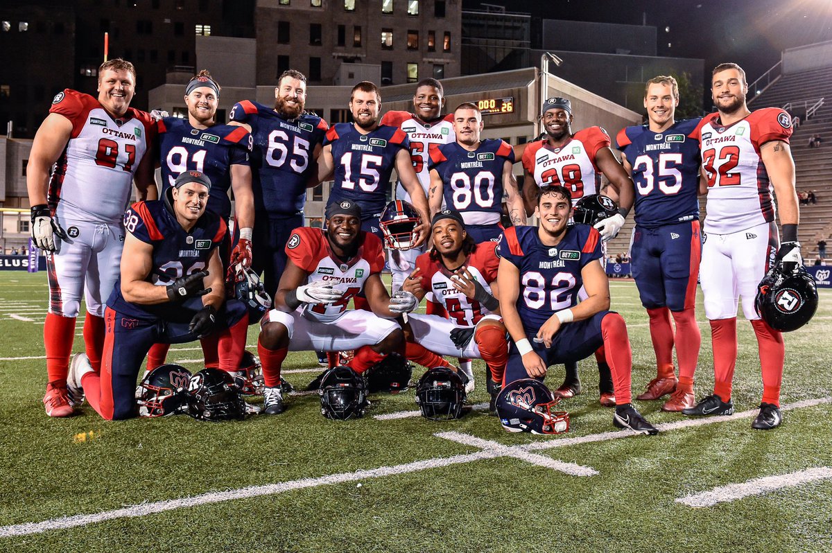 Ça doit être un record !?!? 

Vendredi à Montréal, 15 (QUINZE!!!) anciens du #RougeetOr étaient en action dans le match préparatoire entre les <a href="/REDBLACKS/">Ottawa REDBLACKS</a> et les <a href="/MTLAlouettes/">Alouettes de Montréal</a> 🏈 #GoLaval #FiertéUL

(Oui, il en manque 2 sur la photo! Merci aux Alouettes pour la 📸!)