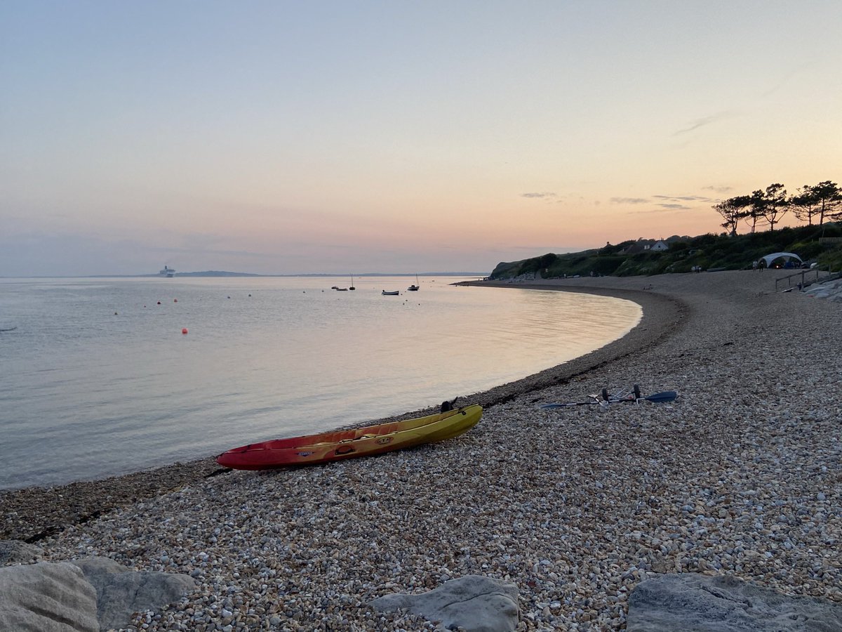 Dorset County Hospital are looking for a short or long term locum geriatrician, consultant or registrar level. Duties to cover an inpatient ward and support our front door frailty service. Excellent rates and a beautiful place to be 😎 DM me if interested. Retweets welcome 🙏🏻