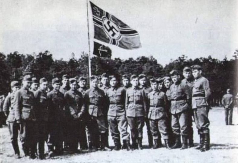 AccAxis's tweet photo. Turkestan Legion. This was a volunteer formation in the Heer comprised primarily of Turkic peoples from the Soviet Union. After the war, those who were captured were extradited to the USSR and were executed as collaborators. https://t.co/vubJaRHCjL