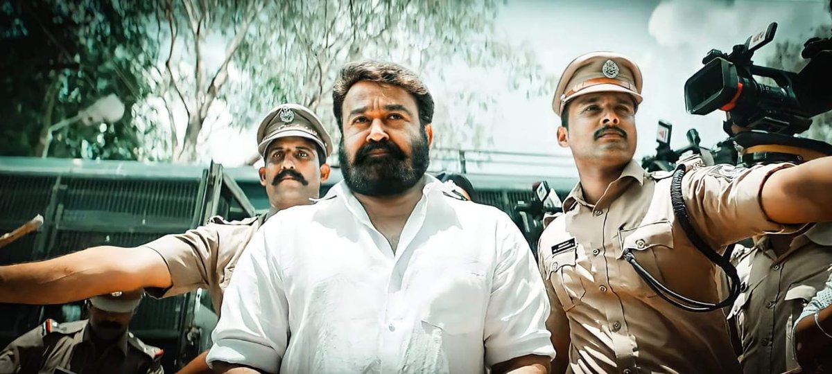 TeamKTMFC's tweet photo. ഹൈപ്പ് എന്നൊക്കെ പറയുന്നത് ഫേസ്ബുക്കിലെ പോസ്റ്റിന്റെ എണ്ണ൦ കൊണ്ടല്ല...! അത് തീയേറ്ററിൽ ഈ മനുഷ്യൻ കാണിച്ചു തരു൦ 😎👑
First Day - Final അത് ഈ മനുഷ്യന്റെ കയ്യിൽ തന്നെ ഇരിക്കുന്നതാ പവറ് 

ബോക്സോഫീസിന്റെ നെറുകിൽ അവൻ കുരിശ് വരക്കു൦ ✝ 
രണ്ടാ൦ വരവ് 🦉🔜
EMPURAAN👿🔥 https://t.co/YZPstfcEGk