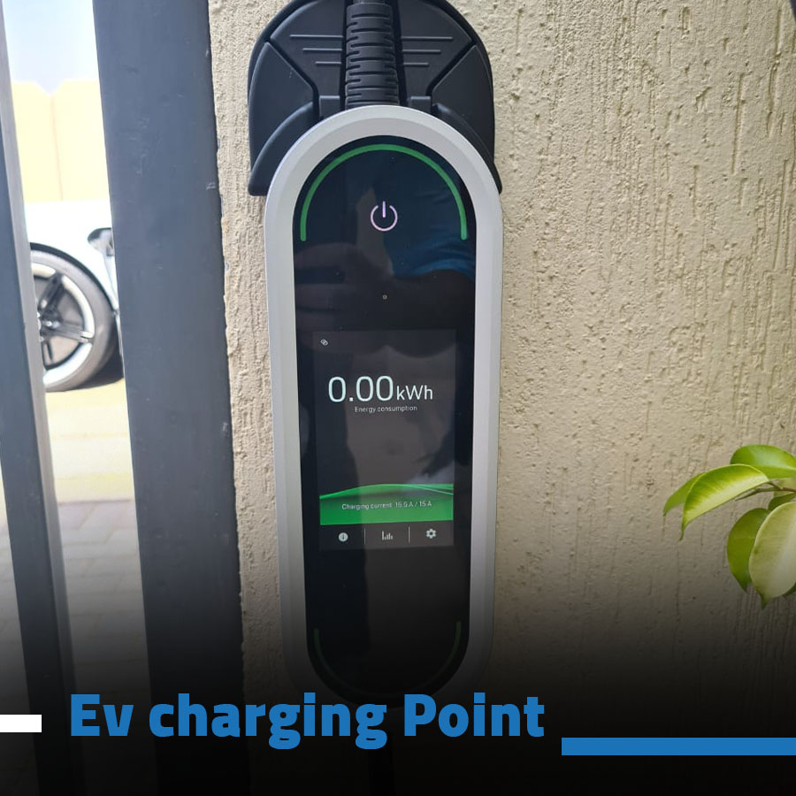 SolargyE's tweet photo. Solargy E-Mobility professional team
has installed a Portable Porsche charger (7.2 kW )
For an electric car type 👉 Porsche tycan
at #cairo_festival_city
For more information  please contact us on:
📲01205411162
Email: info@solargyco.co
#Emobility #solargyemobility
#EV 
#Porsche https://t.co/bdbAT167Ju