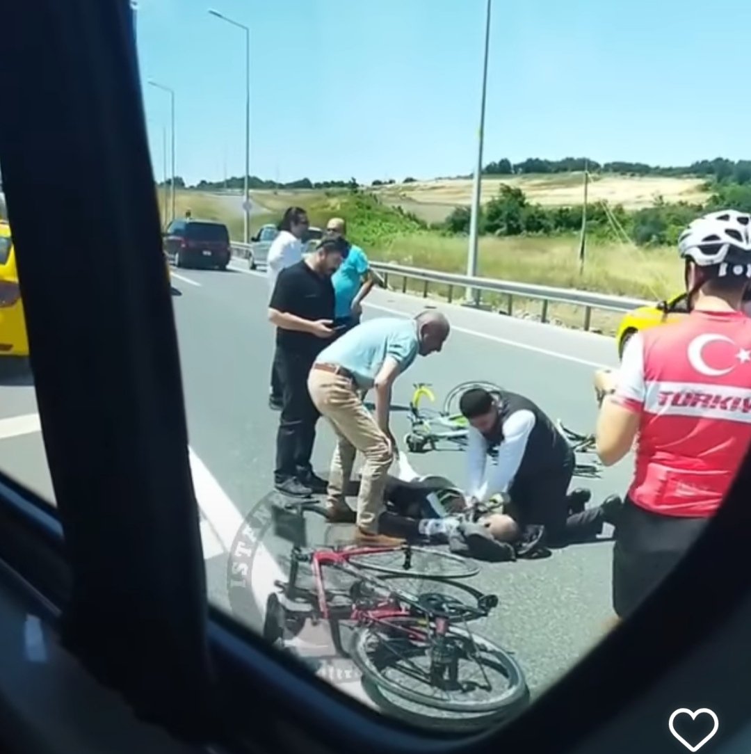 BisikletlilerM's tweet photo. Bu mu sizinlerin bu spora ve bisikletlilere verdiğiniz değer az önce haberini aldığımız ölümle sonuçlanan bir kaza. Çadosk ekibinden Murat Albayrak vefat etmiştir.
@trbisikletfed 
@ibbgsm 
@ibbsporistanbul 
@IBB_Bisiklet 
@gencliksporbak https://t.co/9TcWk3gGJs