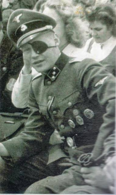 AccAxis's tweet photo. SS Untersturmführer rocking a killer eyepatch https://t.co/bLPPps3uPQ