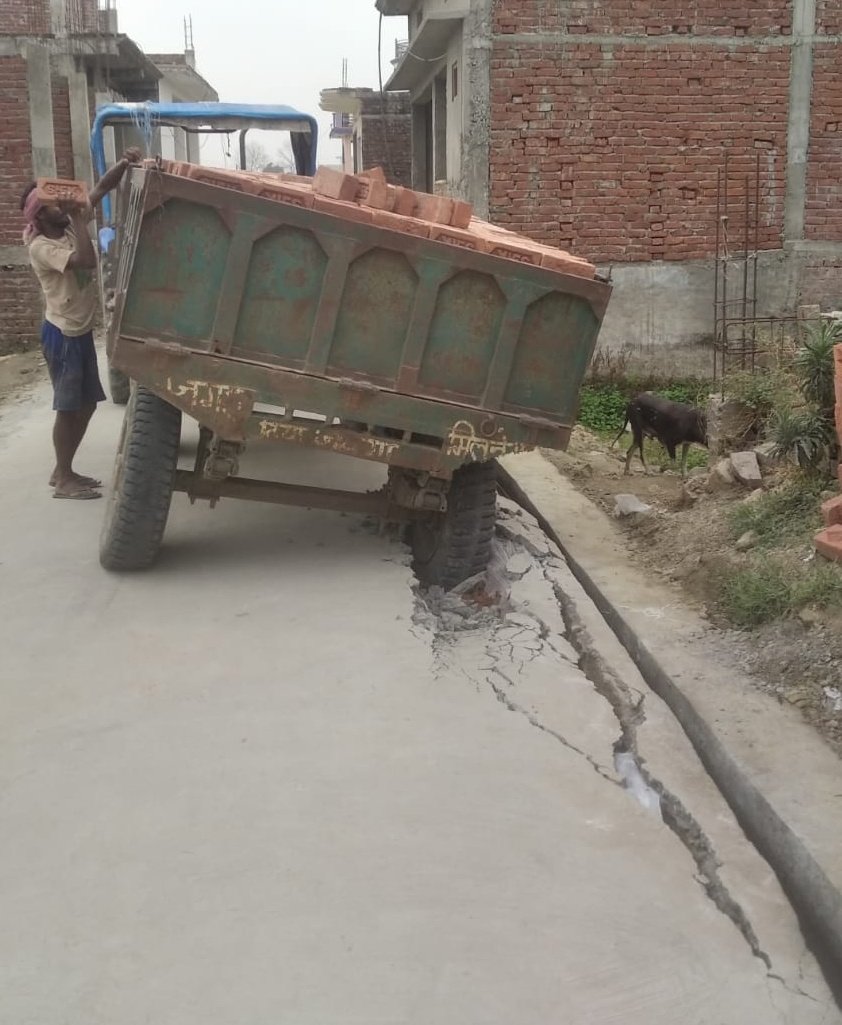 DevaNan10719862's tweet photo. अधिशासी अधिकारी आनंद नगर की मिलीभगत से भ्रष्टाचार का खुला खेल खेला जा रहा, मुख्यमंत्री की मनसा पर अधिकारी फेर रहे पानी @DmMaharajganj
@myogiadityanath @aksharmaBharat @CMOfficeUP @a4amrit16 @RajeshJ81810168 @RahulPandeyMrj https://t.co/hYfRFuJEPf
