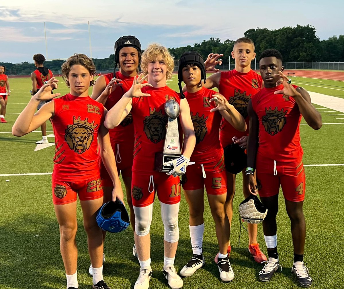 Me & My @DFWPrideFB Brothers Getting it Done w/ the 🥇
See you soon @PremierEventsU2 
@DentonGuyer_FB @MagAthletic @NTXHSFB #Southside #TheCoalition #Navajoboys