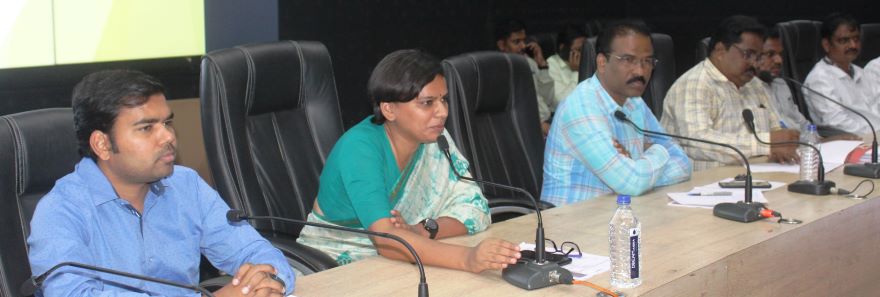 #अकोला #जागतिकपर्यावरणदिन- महात्मा गांधी राष्ट्रीय ग्रामीण रोजगार हमी योजनेअंतर्गत सरपंच कार्यशाळा:अपूर्ण कामे मार्गी लावून शासकिय उपक्रमांचा ग्रामपंचायतींनी लाभ घ्यावा, असे आवाहन जिल्हाधिकारी निमा अरोरा यांनी केले.<a href="/MahaDGIPR/">MAHARASHTRA DGIPR</a> <a href="/InfoVidarbha/">INFORMATION DIRECTOR OFFICE, NAGPUR</a> <a href="/InfoDivAmravati/">DIVISIONAL INFORMATION OFFICE, AMRAVATI</a> <a href="/AroraNima/">Nima Arora</a>