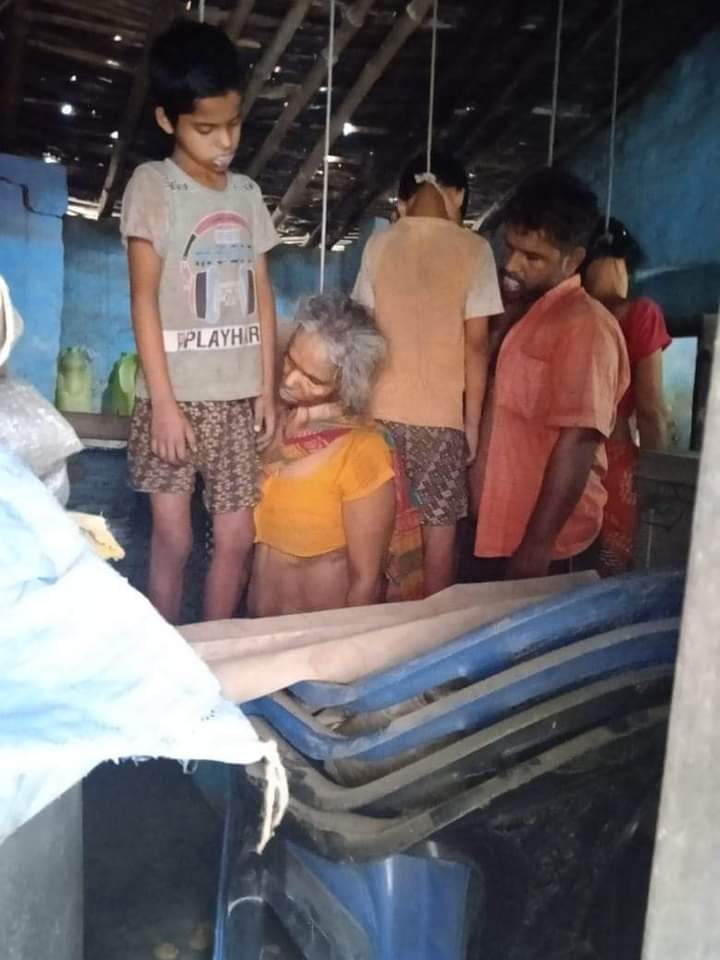 Shubham_fd's tweet photo. A Brahmin family has committed suicide in Samastipur, Bihar. They were so poor that they can't even feed themselves. See how so-called oppressors are doing oppressions. This is the real situation of brahmins on the ground. No schemes for them. No media to raise their voice. https://t.co/BMfBL15avO