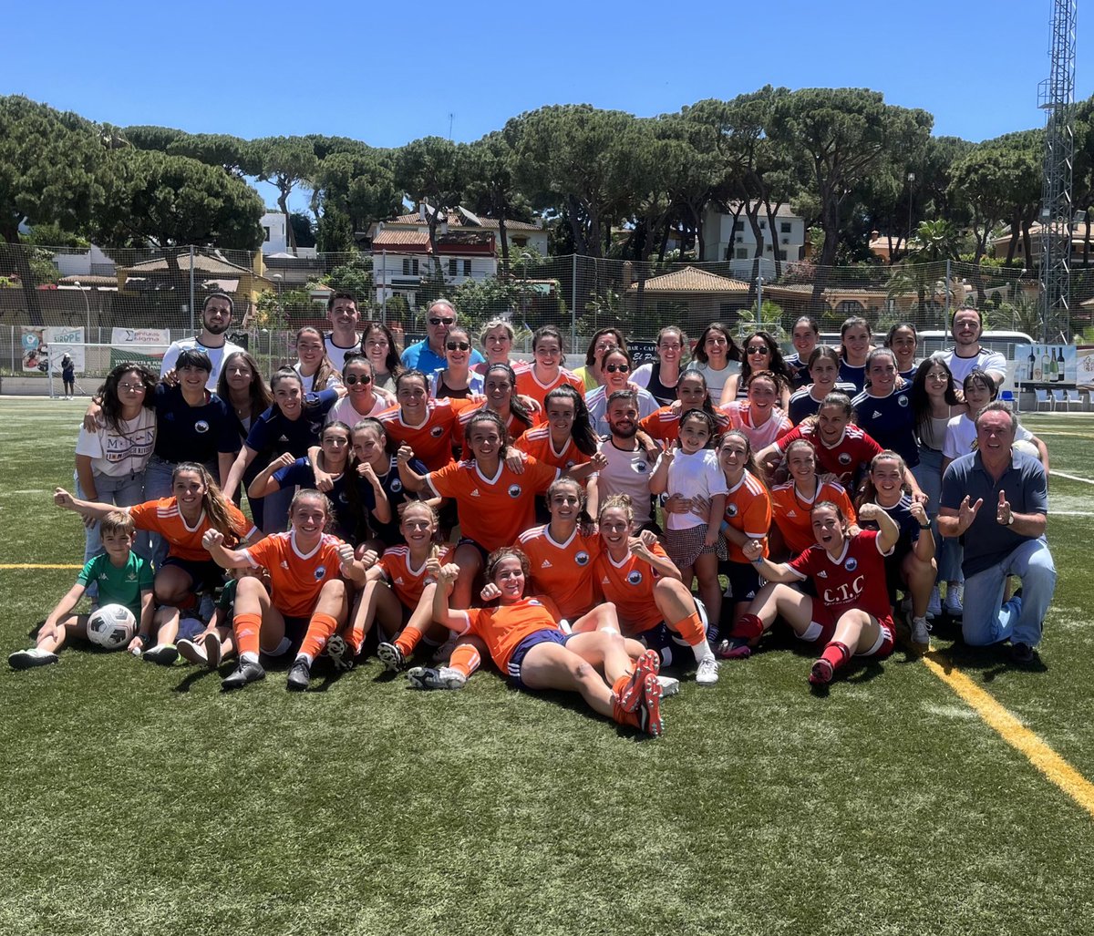 CiudadAlcalaCF's tweet photo. 😅 Perdonad que no hayamos seguido informando pero es que…

🤯 ¡¡¡ESTAMOS EN LA FINAL DE LA FASE DE ASCENSO!!! 😭

#CiudadAlcaláCF #AlcaládeGuadaíra #FutFem 💙🤍💙 https://t.co/Z7cD681D6k