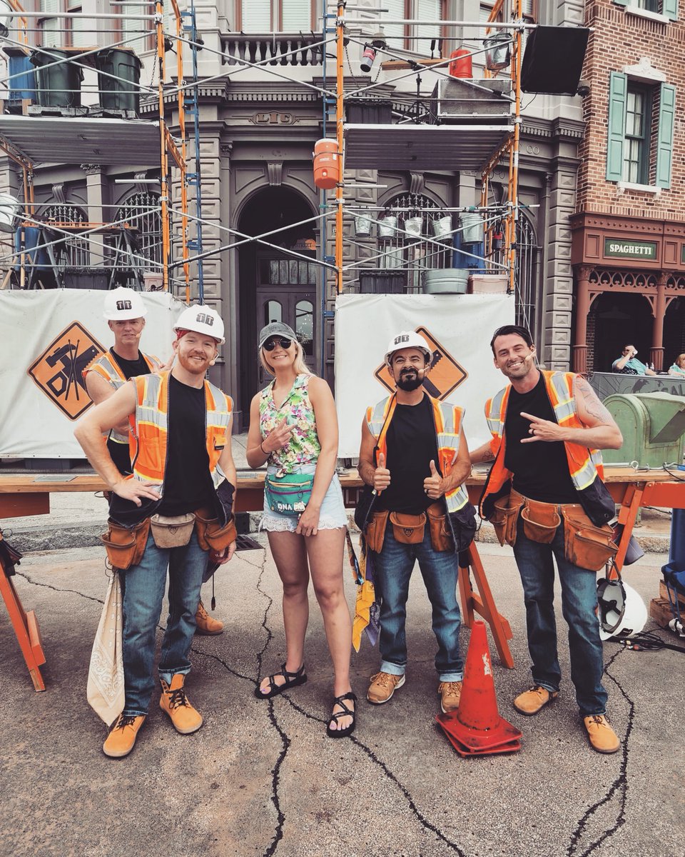 universallylexi's tweet photo. it turns out that these guys can build some pretty sick beats 🛠
(#BeatBuilders #UniversalOrlando #ReadyForUniversal #UniversalMoments #LetYourselfWoah @UniversalORL) https://t.co/E0e7ciwqxq