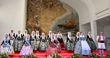 Hoy nuestra comisión Infantil ha participado en el Homenaje a Belleses y Dames d’Honor. Cumpliendo actos en estas ansiadas Fogueres 2022. 

#actosfogueres2022
#homenajeaBellesesyDamesdhonor
#PSB2022
#fogueres2022
#fogueres 
#hogueras2022
#másde20añossiendoespeciales