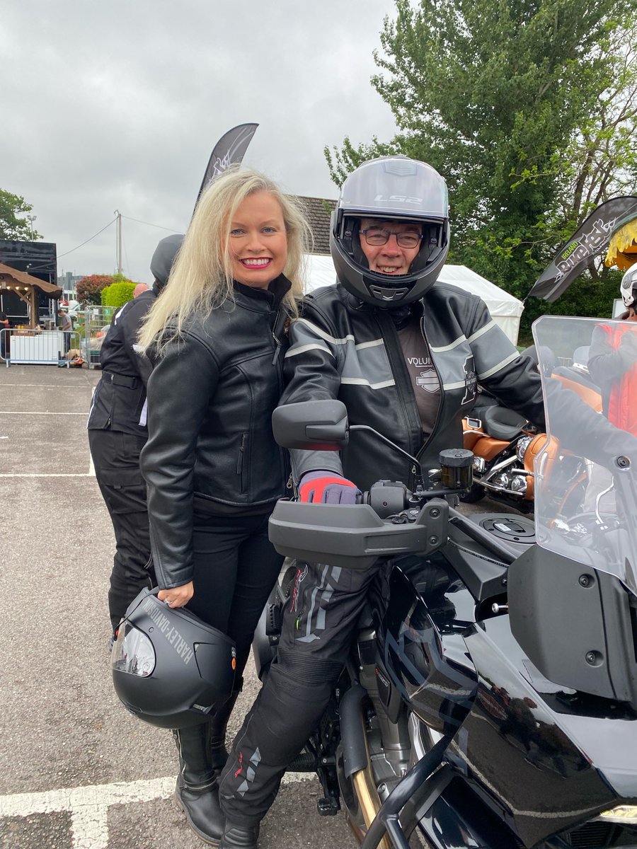 Scenes from a parade…led by ⁦Grand Marshal <a href="/PODglen/">Patrick O'Donoghue</a>⁩ #irelandbikefest No better way to spend a Sunday morning #LoveKillarney ⁦<a href="/danny_healyrae/">Danny Healy Rae</a>⁩ ⁦<a href="/GillianBinchy1/">Gillian Binchy</a>⁩ ⁦<a href="/Failte_Ireland/">Fáilte Ireland</a>⁩ ⁦<a href="/wildatlanticway/">Wild Atlantic Way</a>⁩ ⁦<a href="/discoverirl/">Discover Ireland</a>⁩ ⁩⁦<a href="/valphoto/">Valerie O'Sullivan</a>⁩ ⁦