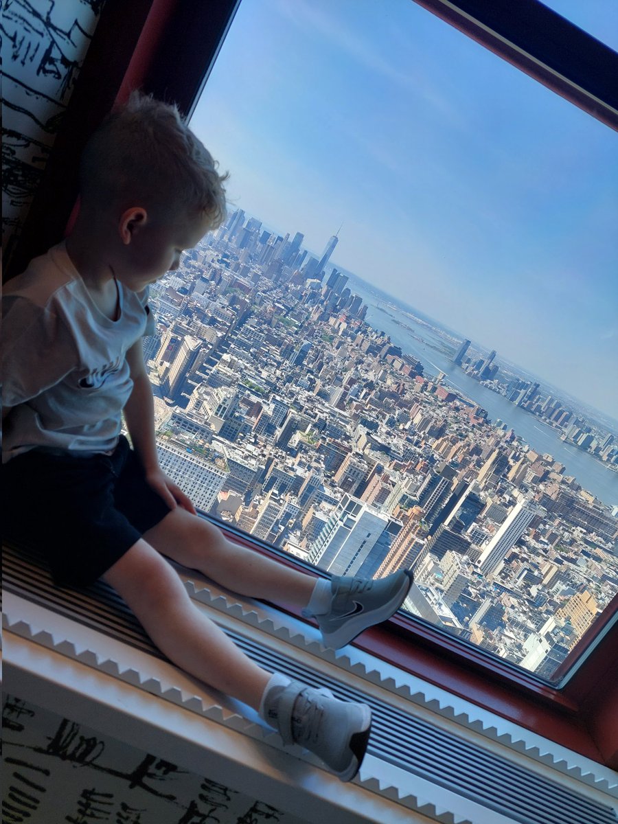 amynorton86's tweet photo. @MrEvansHLC  @HLC_Primary  @djmainframe 
Hudson is really excited to show you his scrapbook of memories from Visiting NYC this half term! 💙
#NYC #NewYorkCity #Empirestatebuilding https://t.co/JWJK6LaBRE