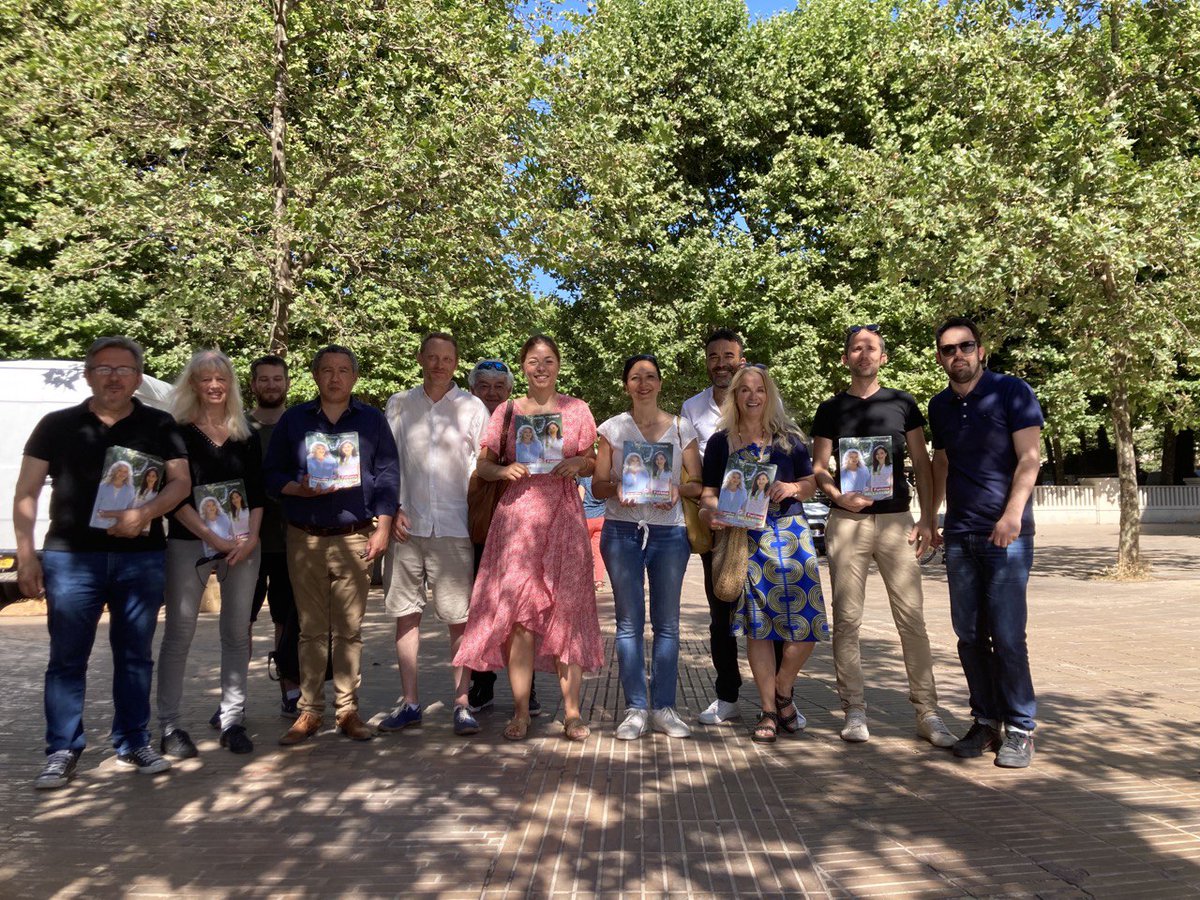 AvecFatima's tweet photo. Dernier dimanche sous le soleil avant le premier tour, aux Halles Laissac et au marché d'Antigone ! ☀️

Plus que quelques jours pour convaincre ! 💪💪 https://t.co/SERvw3ODIF